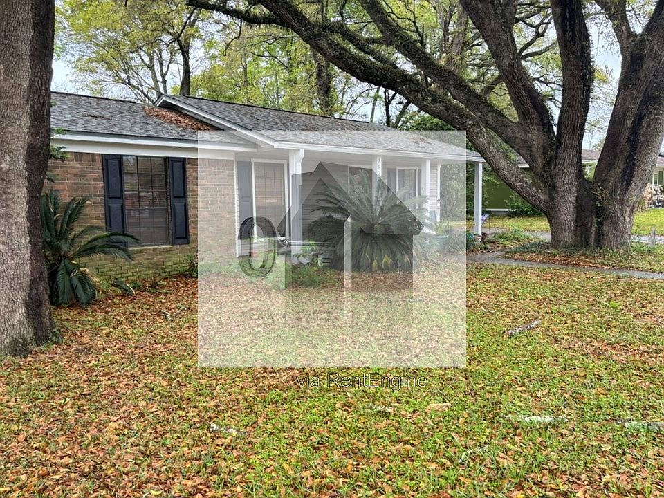 1st image of 7823 Dartmoor Dr
