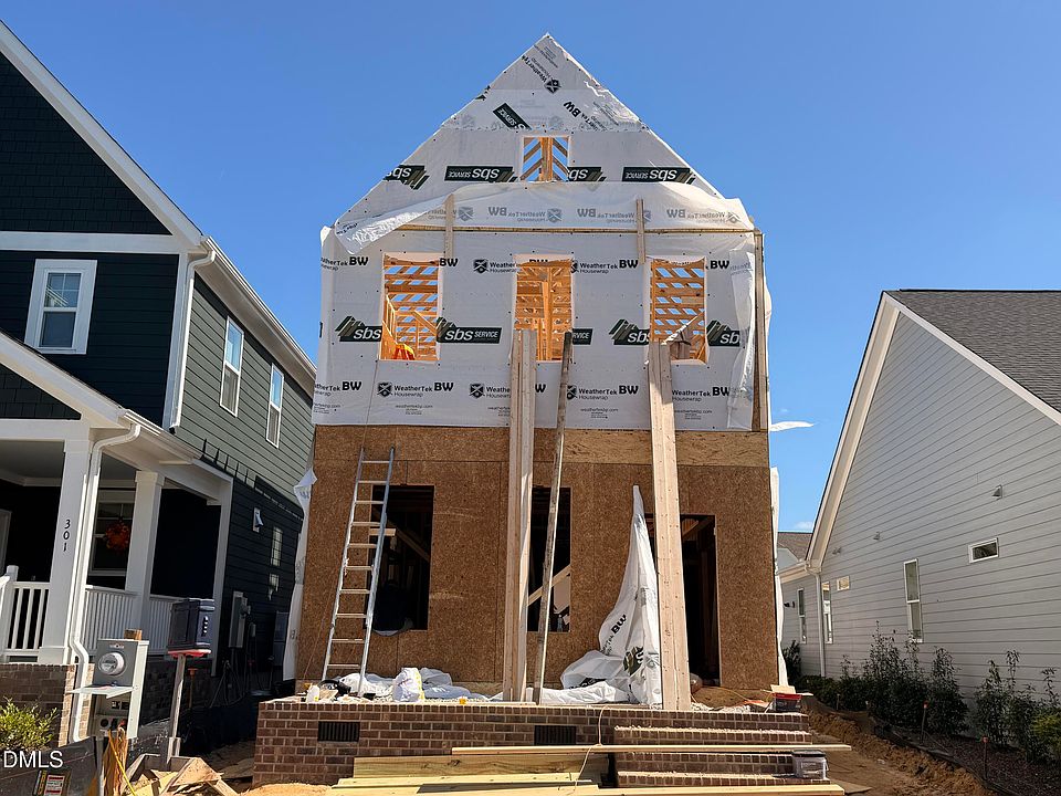 2nd image of 305 Sunset Hill Ln