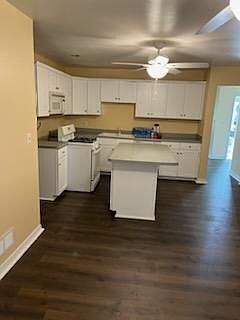 4th image of 33 Circle Dr