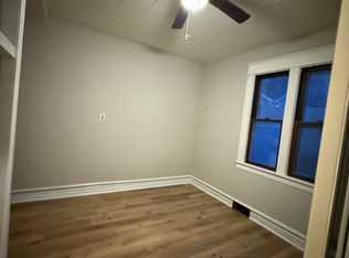 403 Hill St APT 1, East Dundee, IL 60118