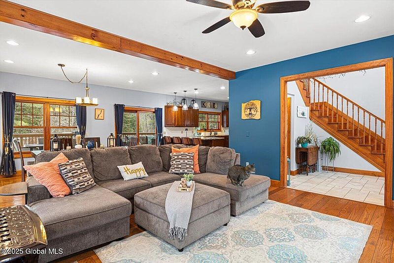 3rd image of 111 Boulderwood Drive