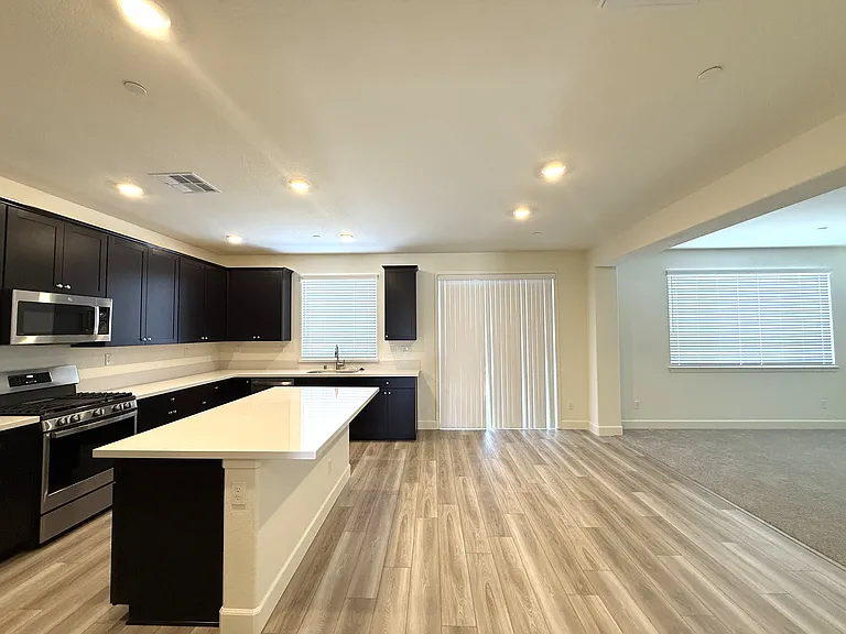 1744 Eagle Landing Dr — Photo 10