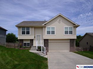 21320 McClellan Cir, Gretna, NE 68028