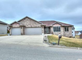 6109 Valley Wood Ct, Asbury, IA 52002
