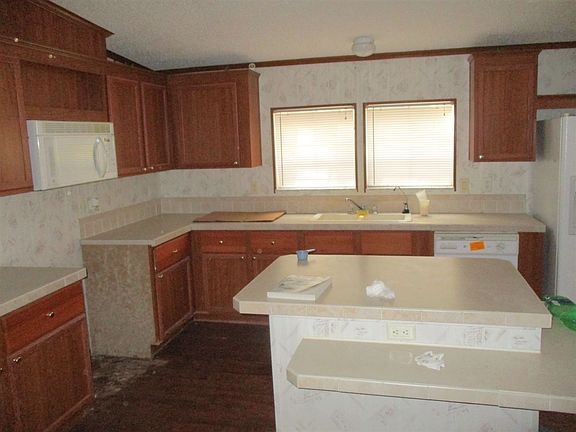 4th image of 478 NE 434th St