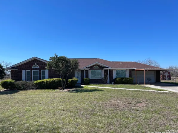 740 Country Trl, Pleasanton, TX 78064