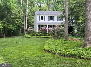 2515 Penny Royal Ln, Reston, VA 20191