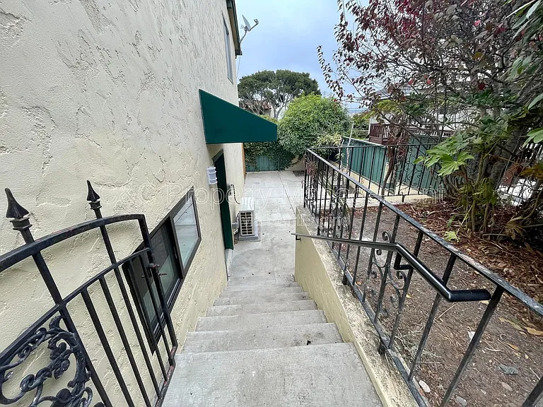 599 Irving Ave #4 — Photo 11