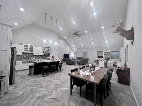 585 NW 500th Rd, Clinton, MO 64735