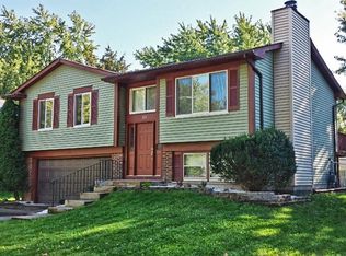 819 Grove Ln, Bolingbrook, IL 60440