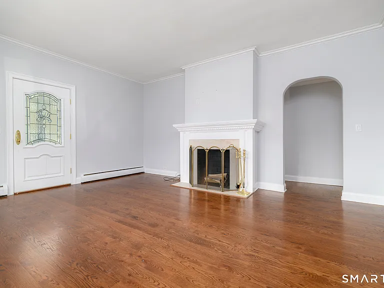 18 Elm Tree Pl #1 — Photo 11