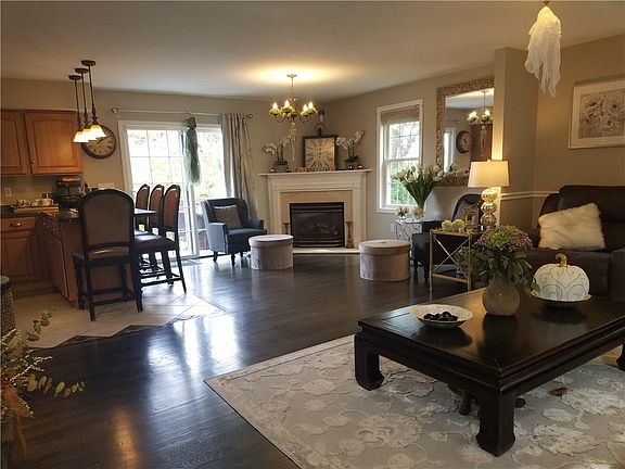 3rd image of 142 Elizabeth Ave