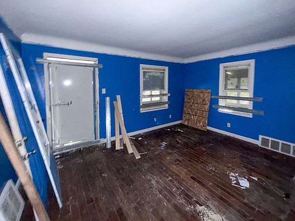 4th image of 12801 Riverview St