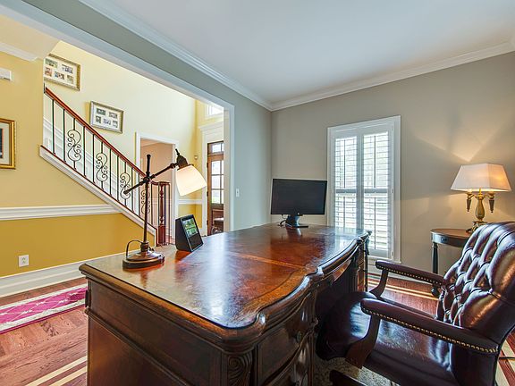 3rd image of 140 Sontag Dr