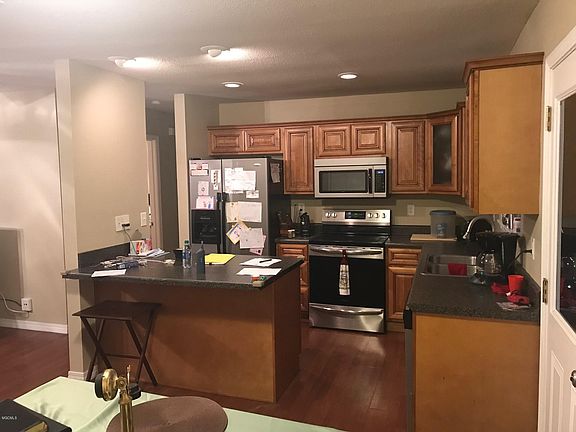 3rd image of 4710 Legare Ave