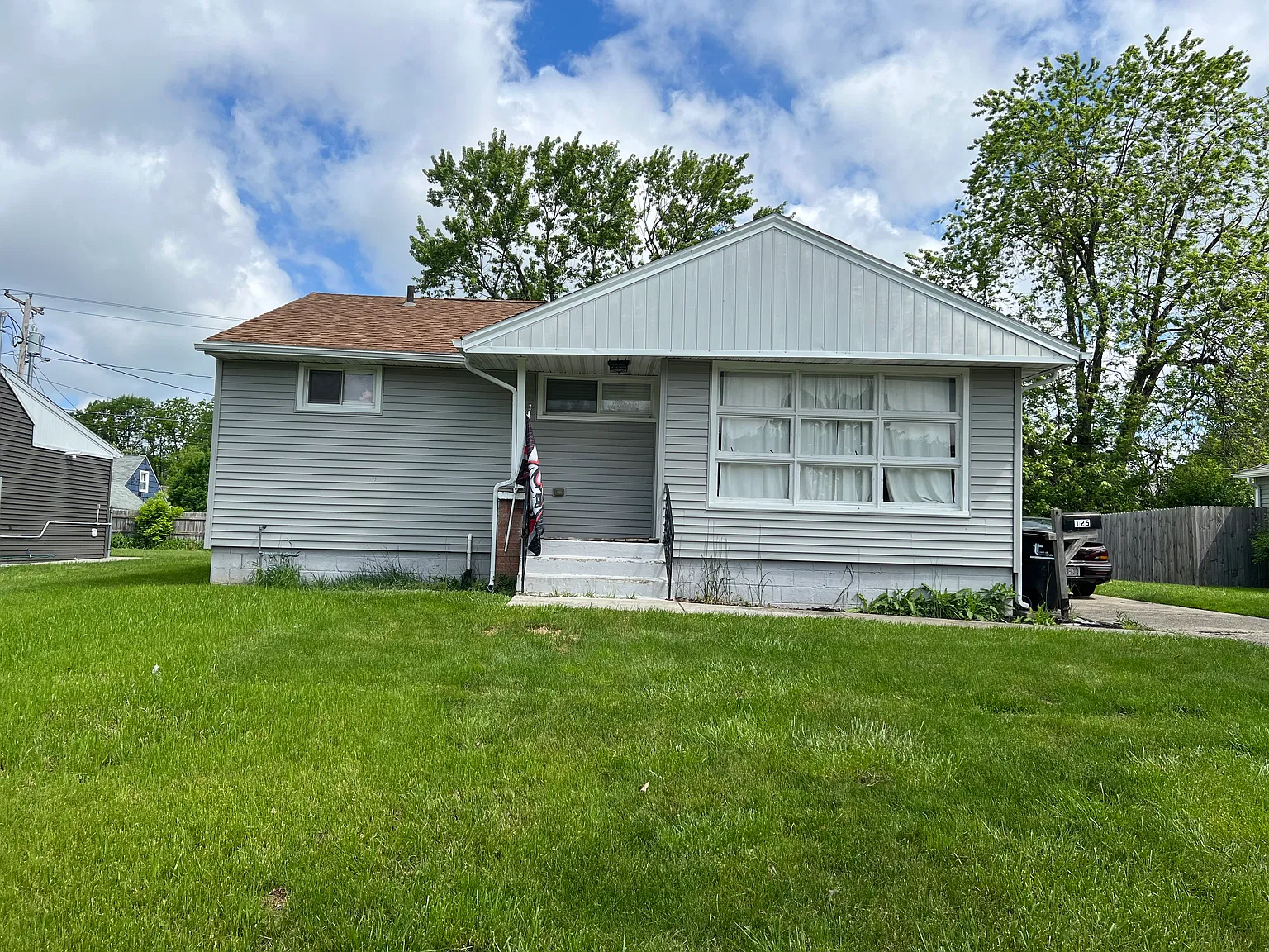 125 Ralston Ave — Photo 1
