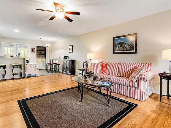 3rd image of 185 Eagle Peak Cir #19