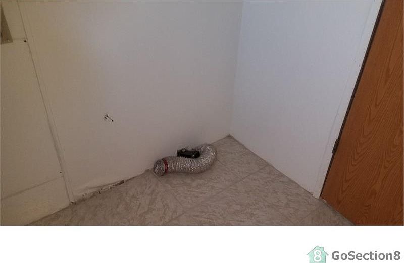 1st image of 406 Lee St