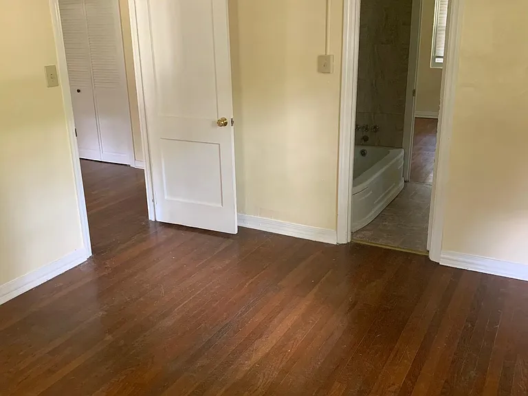 Front Bedroom, bathroom between the two bedrooms