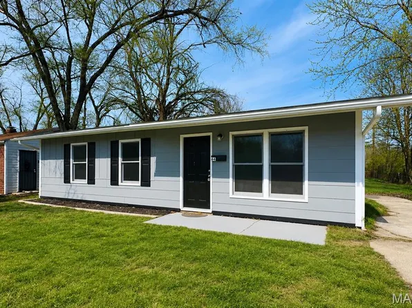 44 E Adams Dr, Cahokia, IL 62206