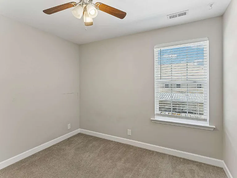 248 Rowlette Cir — Photo 19
