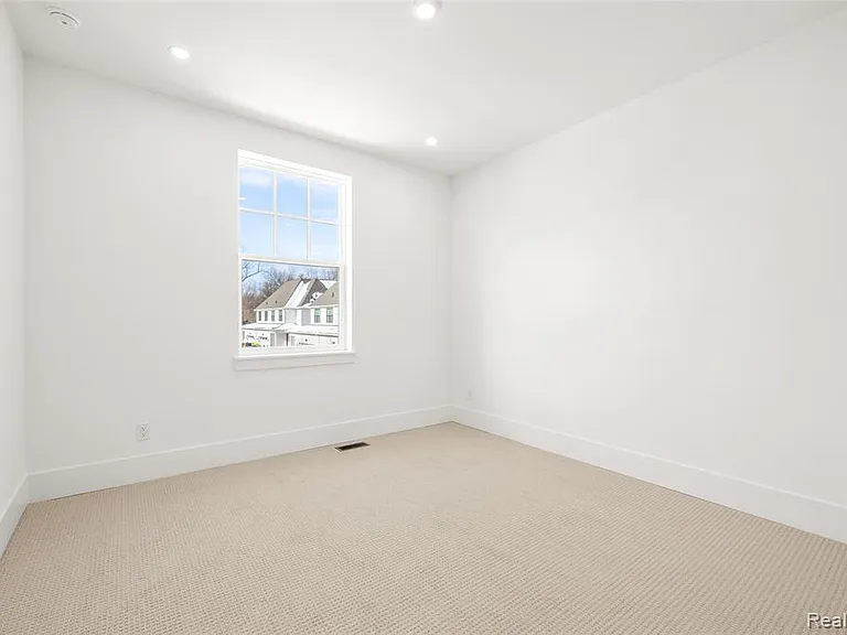 416 S Center St — Photo 21
