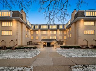 75 6th Ave APT 302, La Grange, IL 60525