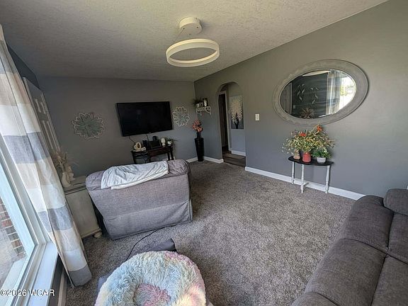 4th image of 2219 Wales Ave