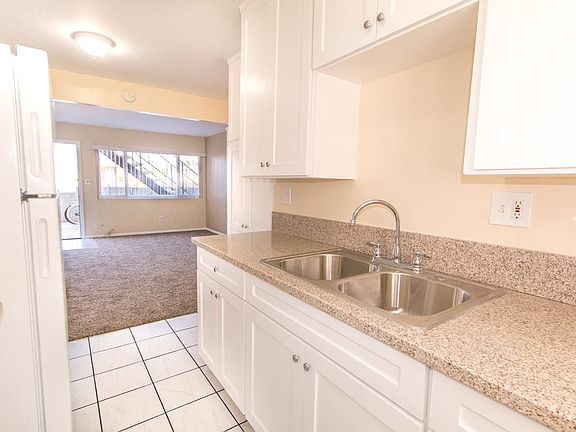 4th image of 765 Agate St APT 4