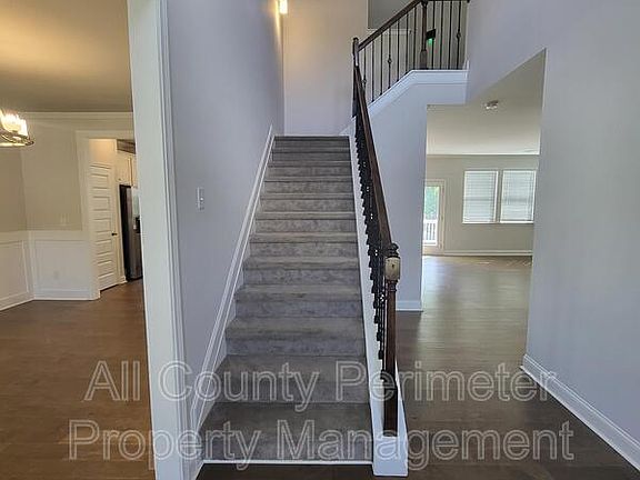 4th image of 5690 Deer Trail Ct