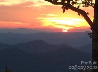 9 Hawks Ledge Trl, Burnsville, NC 28714