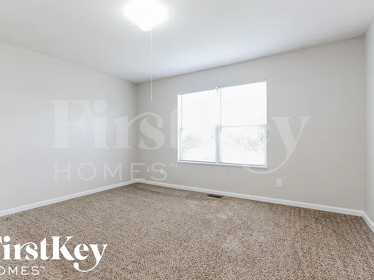 746 Apple Ln — Photo 7