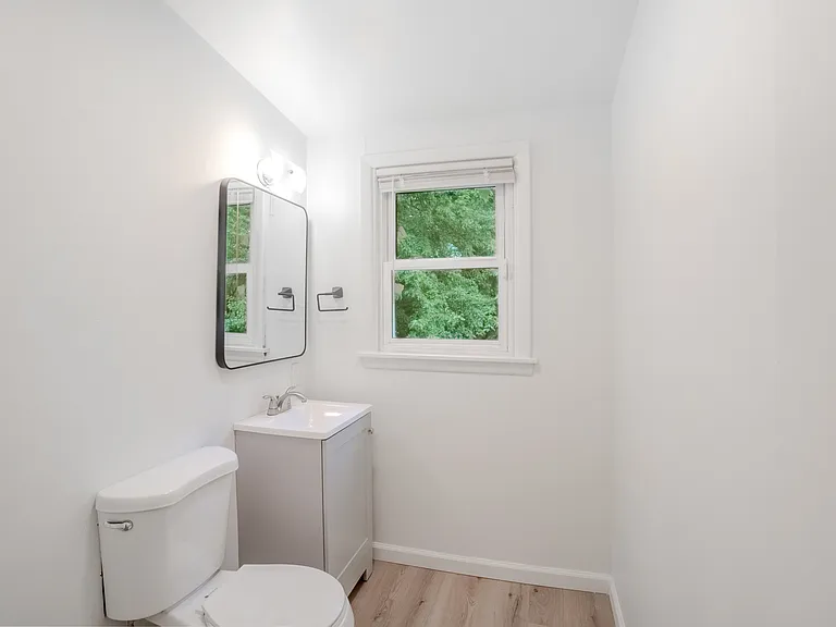105 Sunset St — Photo 7