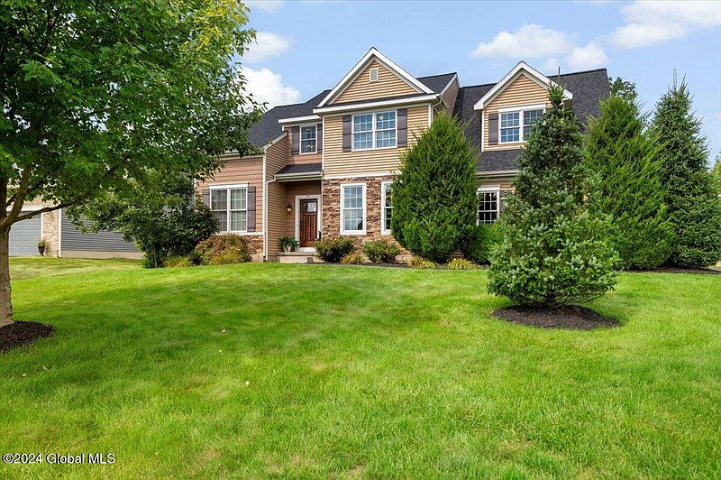 2nd image of 39 Avendale Drive