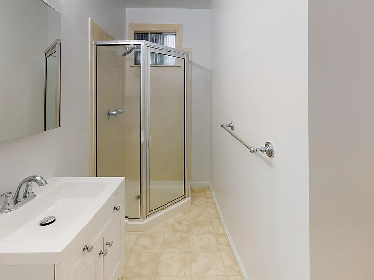 1040 Ashbury St — Photo 23