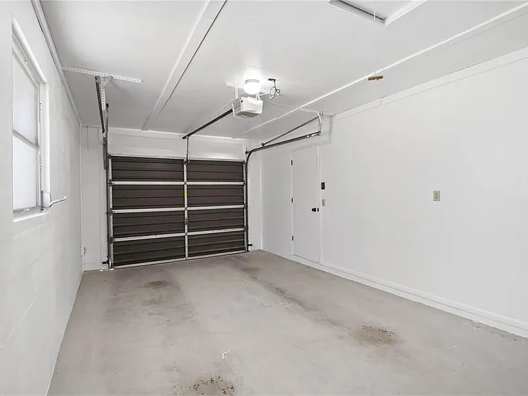 1028 Lillian St — Photo 25