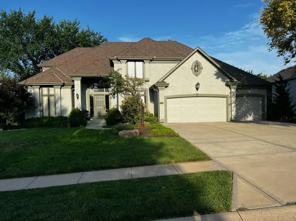 11618 S Lewis Dr, Olathe, KS 66061
