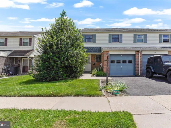 77 Orchard Ct, Royersford, PA 19468