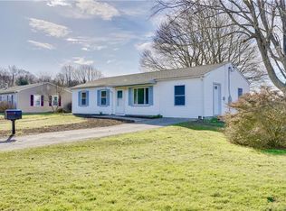 7 Indian Field Rd, Groton, CT 06340