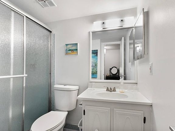 3rd image of 20 Abbey Ln APT 102