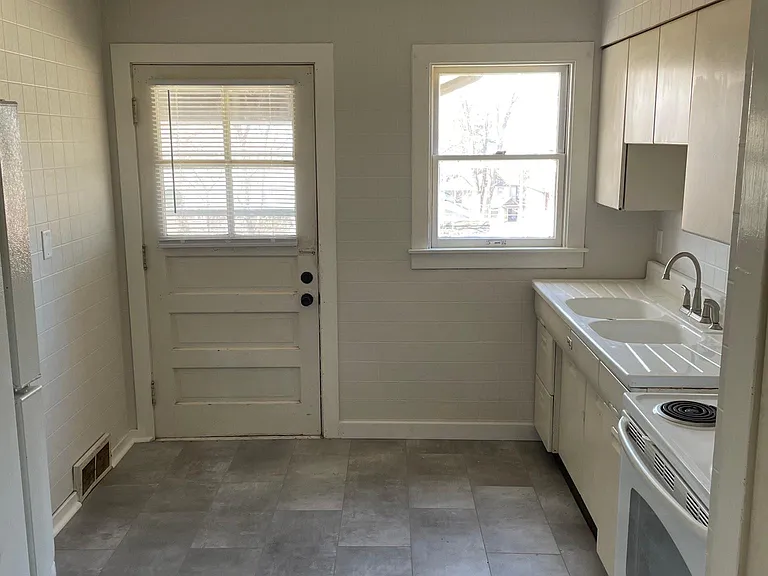 28 S 21st St #4 — Photo 4