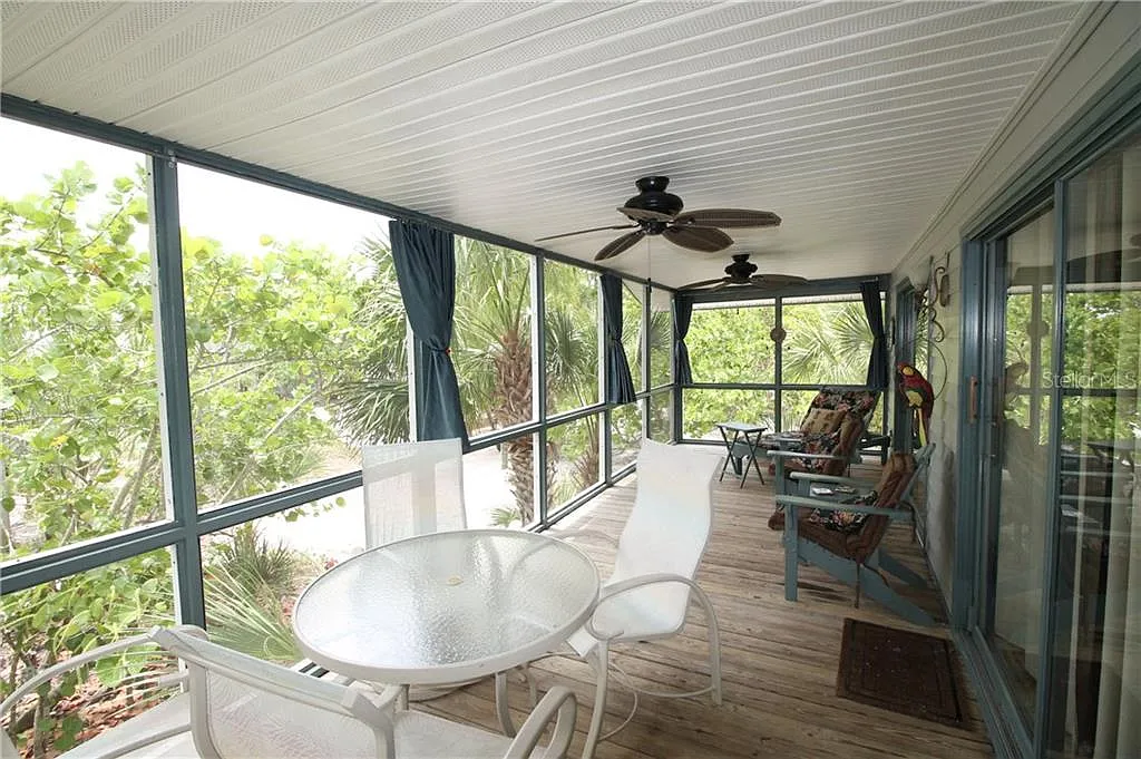 2 bed, 1.5 bath, 784 sqft, $6,200 — Photo 3
