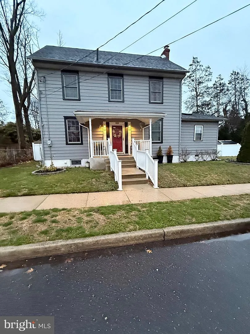 3022 Penn St photo 1