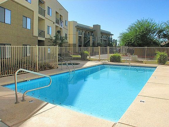 Rancho Cielo, Pool