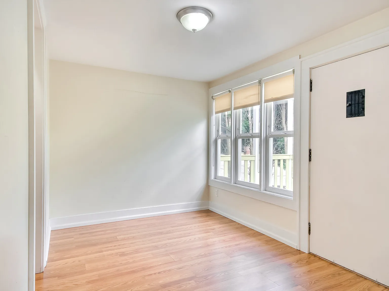 9 bed, 2400 sqft, $10,350 — Photo 4