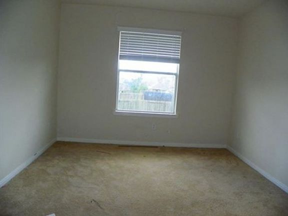 4th image of 5918 Sandy Creek Dr