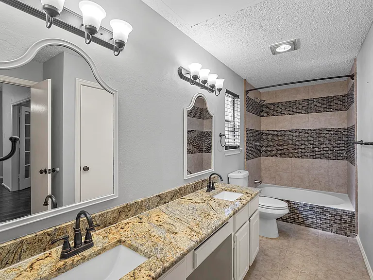 7340 Skillman St #108 — Photo 9