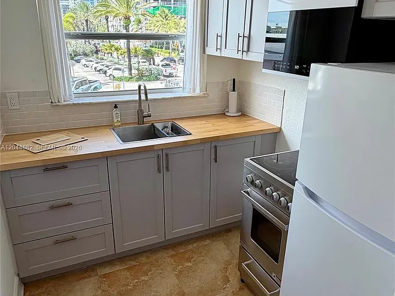 9248 Collins Ave #205 — Photo 4