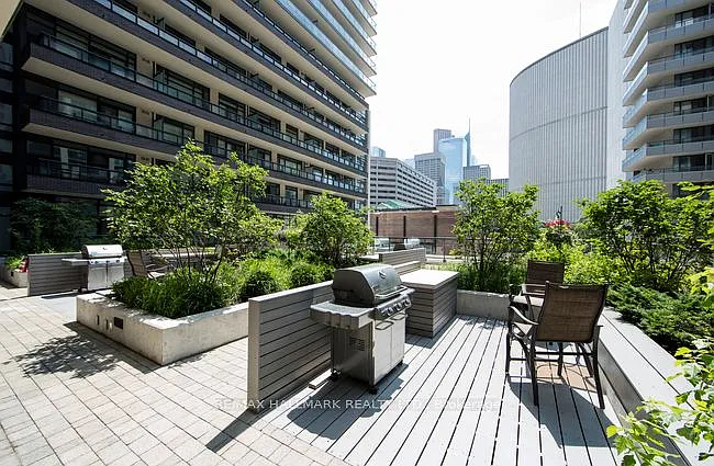 570 Bay St #617 — Photo 19