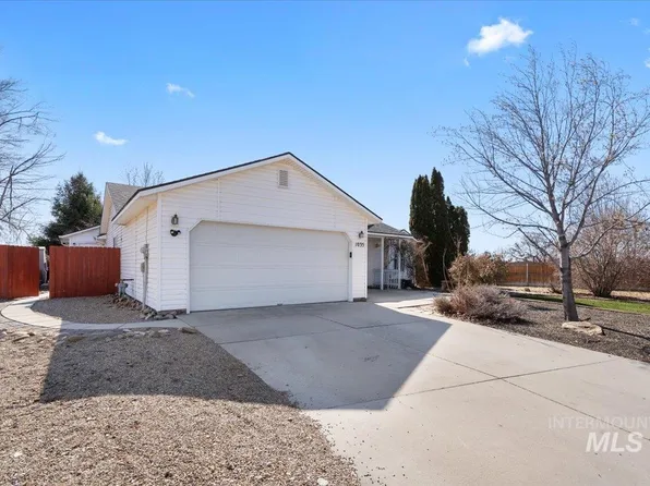 1035 Valley St, Middleton, ID 83644